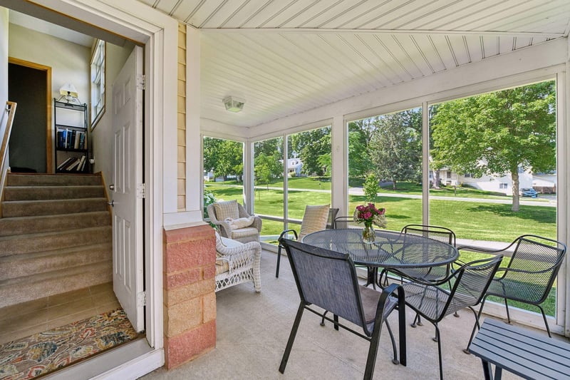 5750 Village Trl, Mound, MN 55364