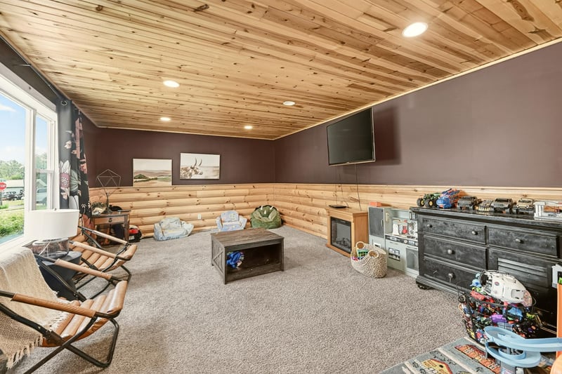 1004 6th St NW, Dodge Center, MN 55927