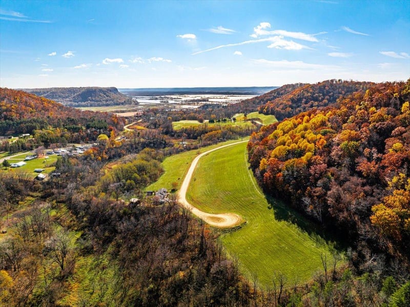 S1544 Shawnee Dr, Alma, WI 54610