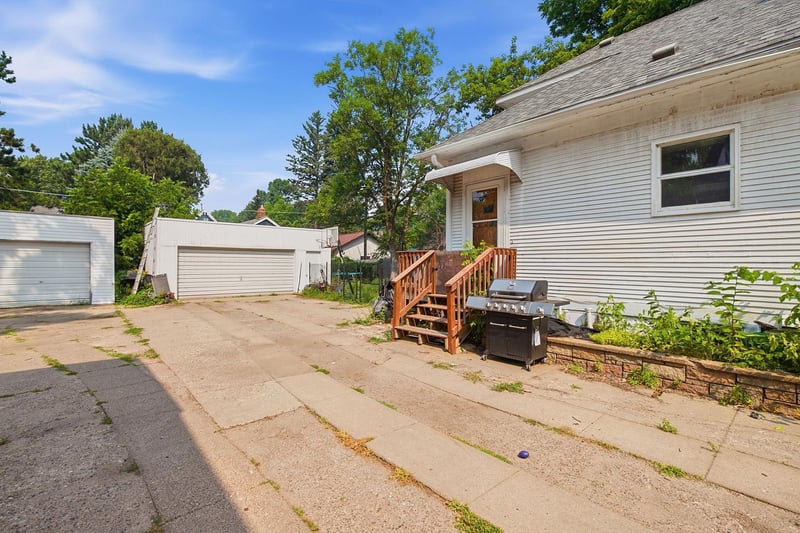 711 N 7th St, Brainerd, MN 56401