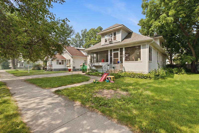 711 N 7th St, Brainerd, MN 56401