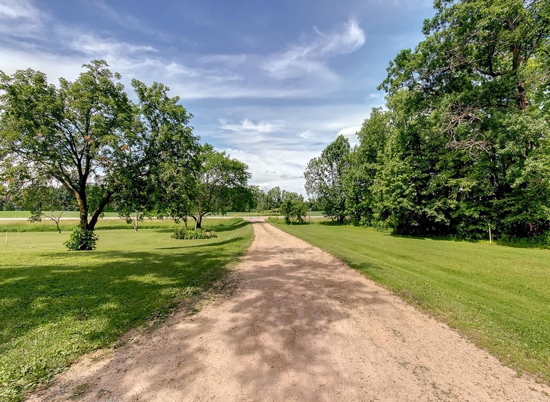 10760 100th St W, Montgomery, MN 56069