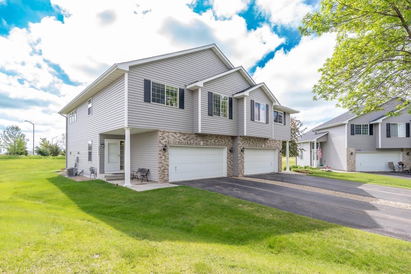 2395 Alysheba Ct, Shakopee, MN 55379