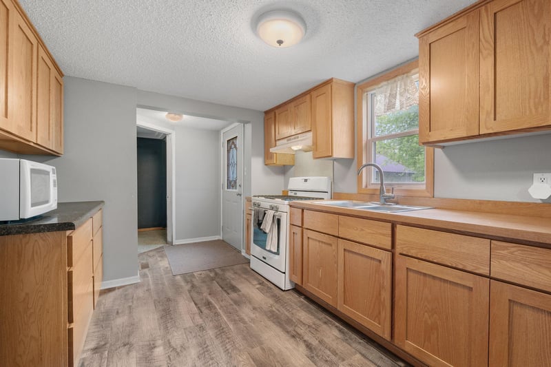 28329 99th St NW, Zimmerman, MN 55398