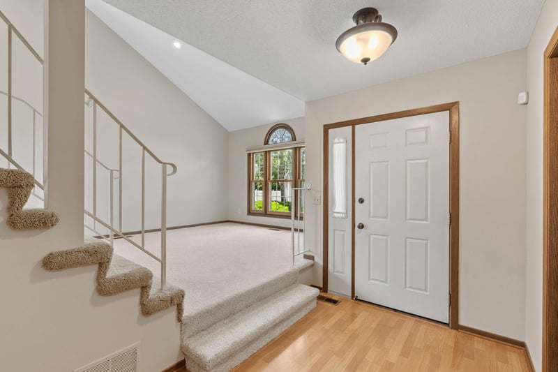 11105 Sumter Ave S, Bloomington, MN 55438