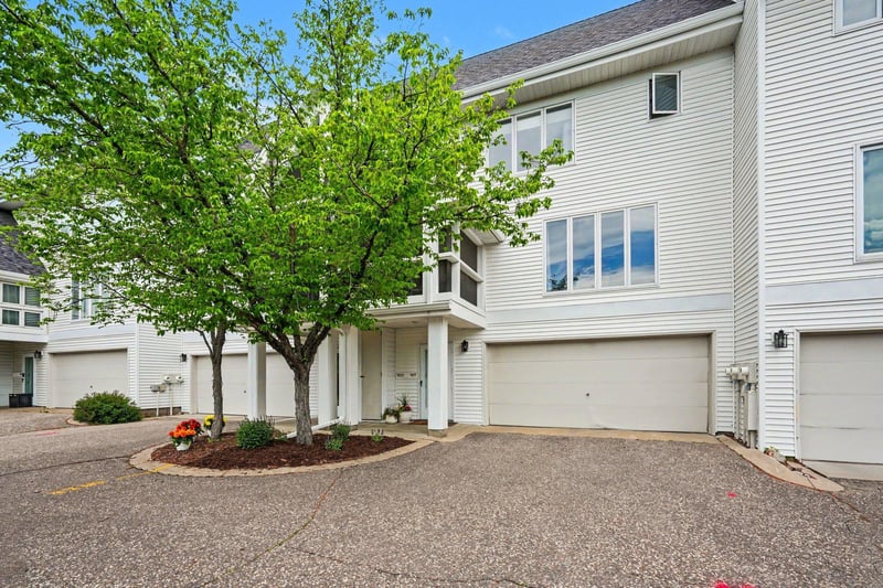921 Dartmouth Ave SE, Minneapolis, MN 55414