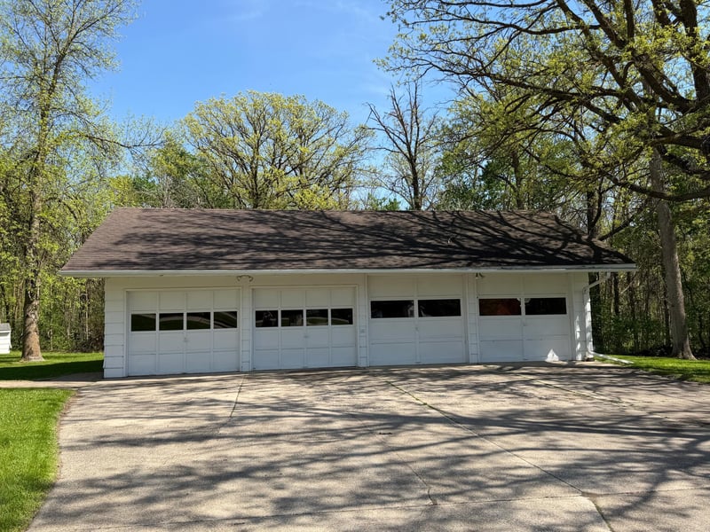 814 11th Ave SE, Roseau, MN 56751