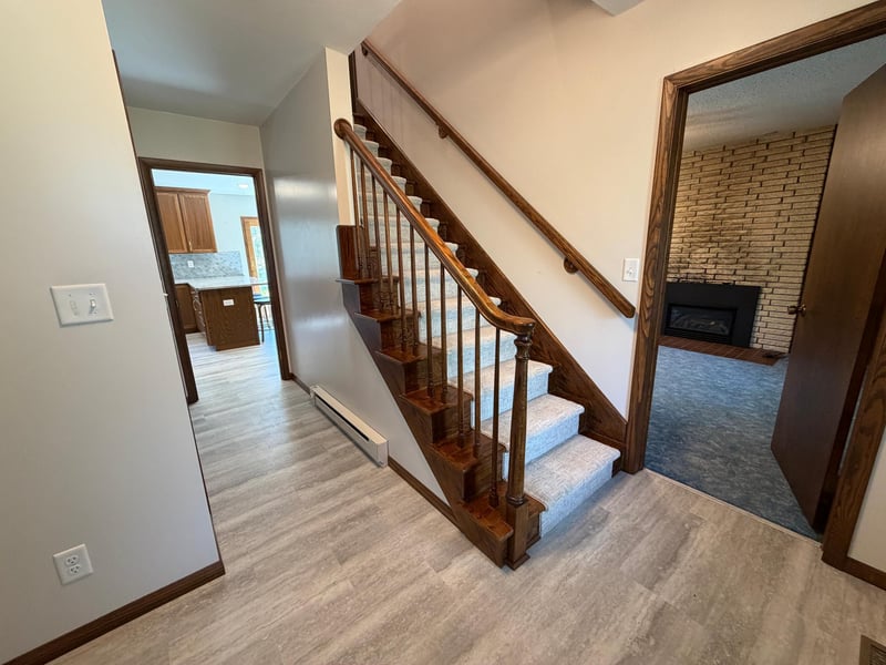 814 11th Ave SE, Roseau, MN 56751