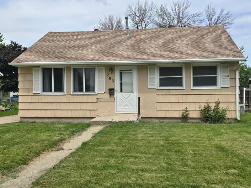 203 Thomas Ave, Worthington, MN 56187