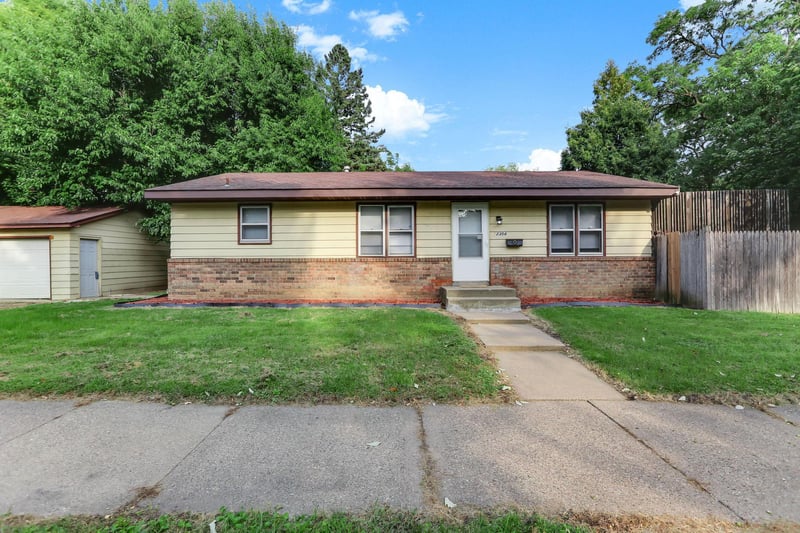 2304 Sheridan Ave N, Minneapolis, MN 55411