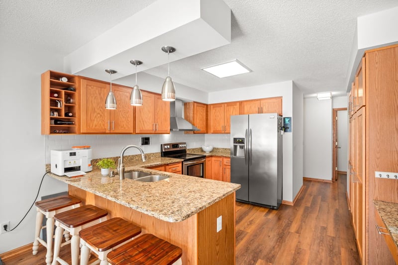 6263 Sequoia Cir, Eden Prairie, MN 55346
