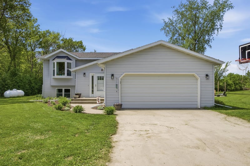 2959 142nd St S, Glyndon, MN 56547
