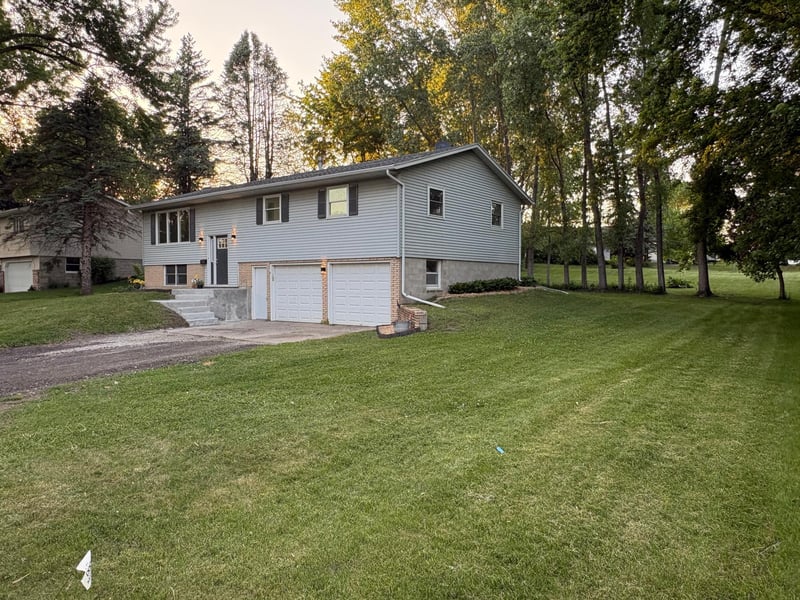 306 W North St, Janesville, MN 56048