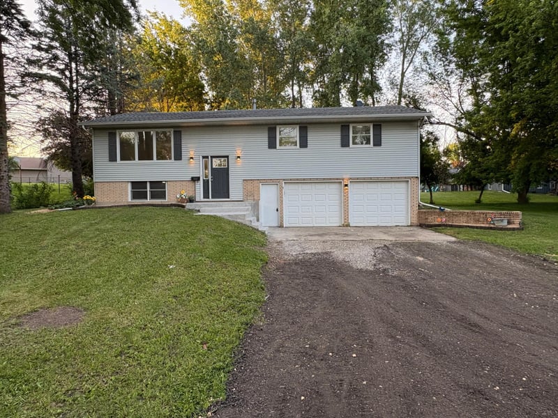 306 W North St, Janesville, MN 56048