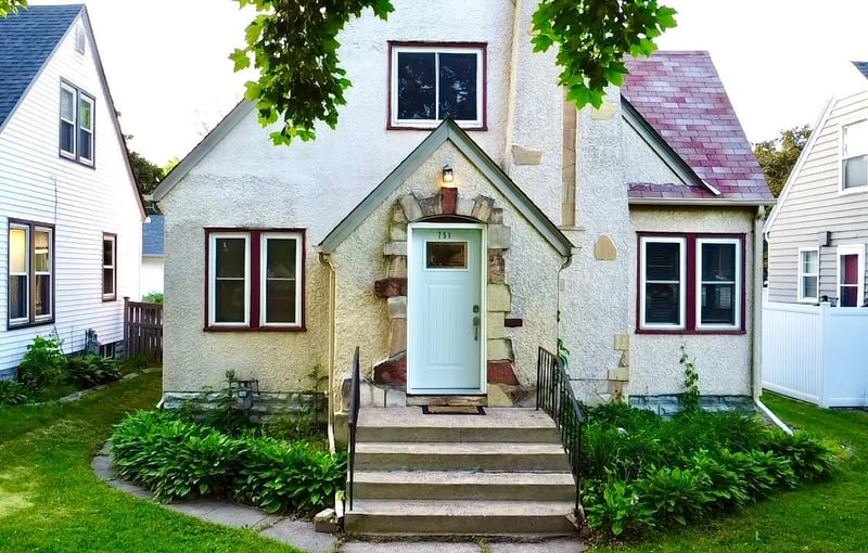 751 Cottage Ave E, Saint Paul, MN 55106