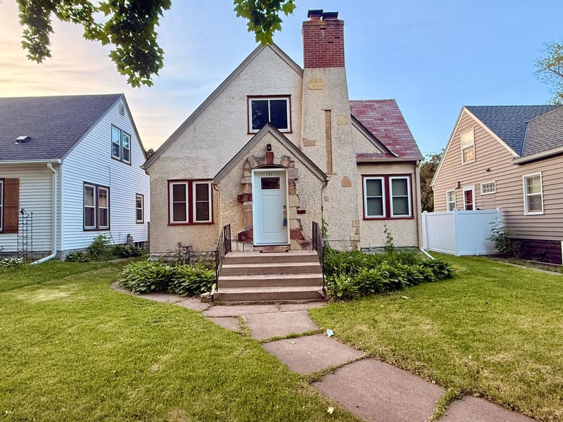 751 Cottage Ave E, Saint Paul, MN 55106