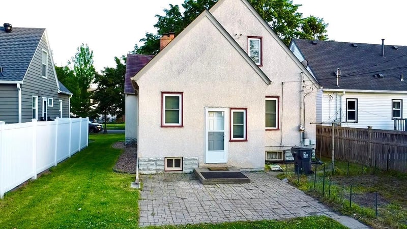751 Cottage Ave E, Saint Paul, MN 55106