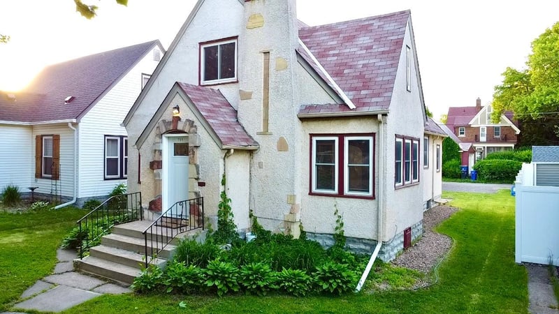 751 Cottage Ave E, Saint Paul, MN 55106