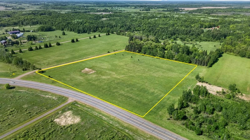 000 Dahl Rd, Hinckley, MN 55037