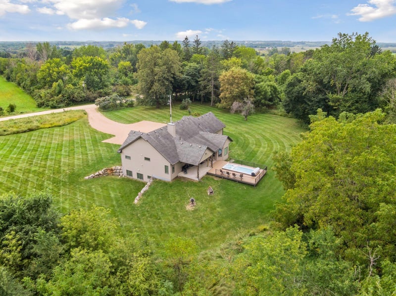 2675 35th St W, Webster, MN 55088