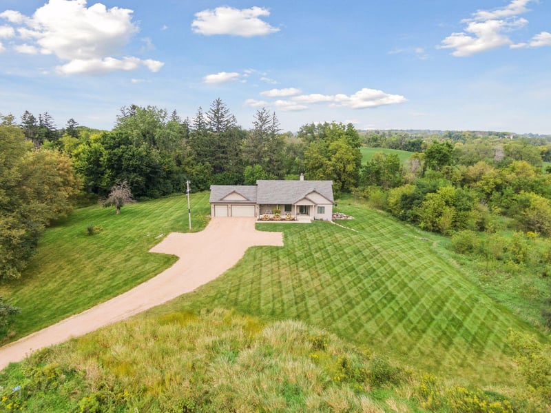 2675 35th St W, Webster, MN 55088