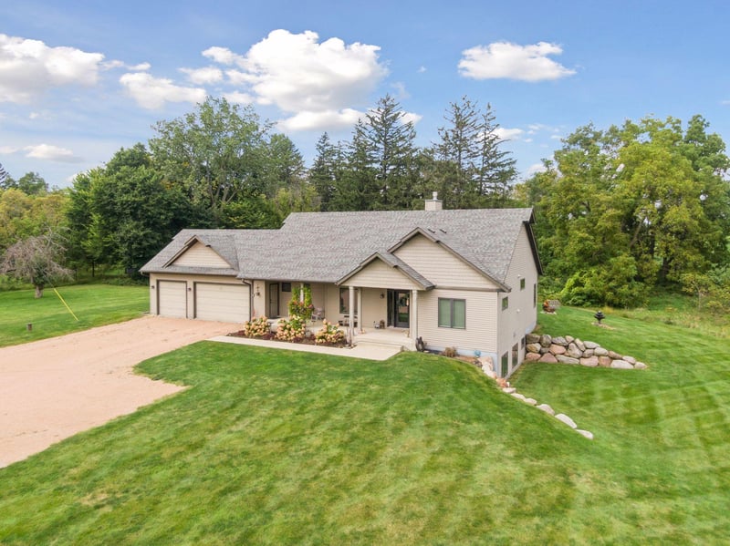 2675 35th St W, Webster, MN 55088