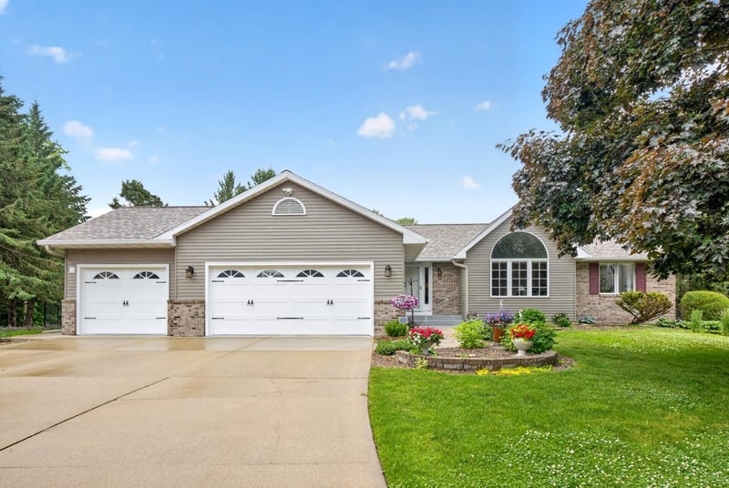 1800 13th Ave NE, Rochester, MN 55906