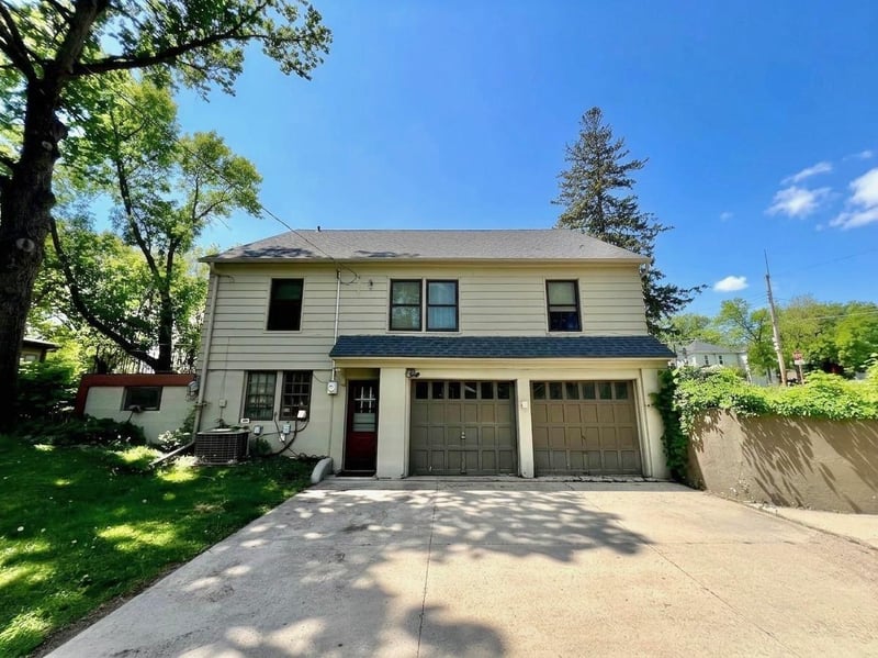 26 Birch St NE, New London, MN 56273