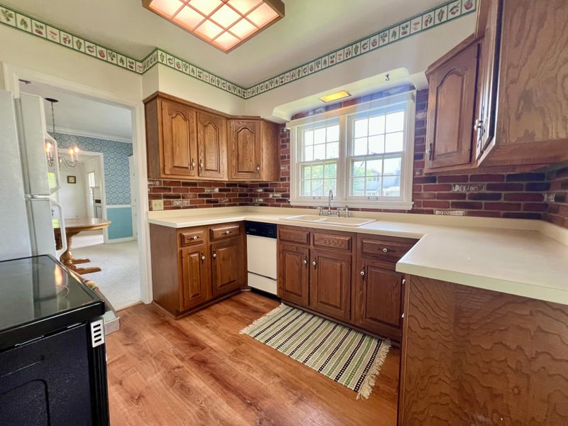 26 Birch St NE, New London, MN 56273
