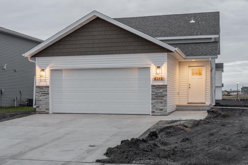 3246 36th Ave S, Moorhead, MN 56560