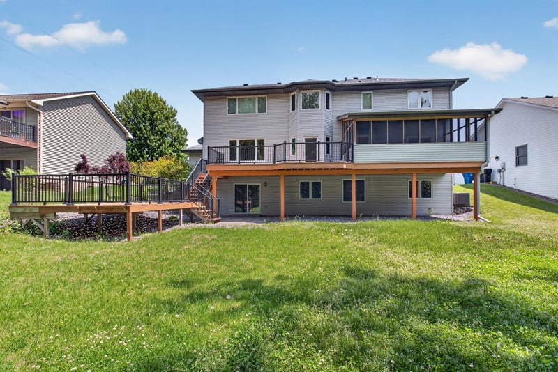 3057 Walter St, Maplewood, MN 55109