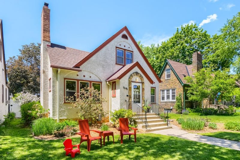 1545 Simpson St, Saint Paul, MN 55108