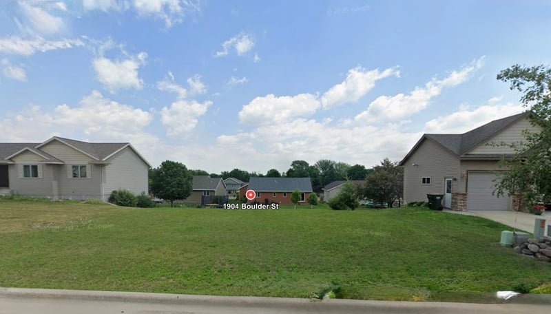1904 Boulder St, Saint Peter, MN 56082