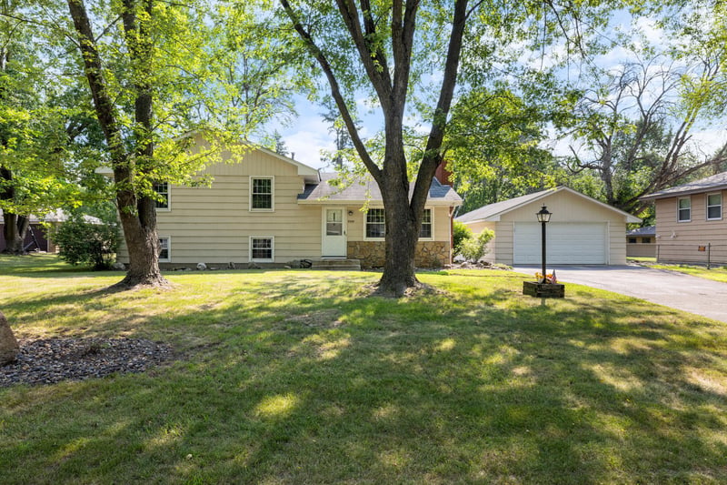 9508 Oliver Ave N, Brooklyn Park, MN 55444