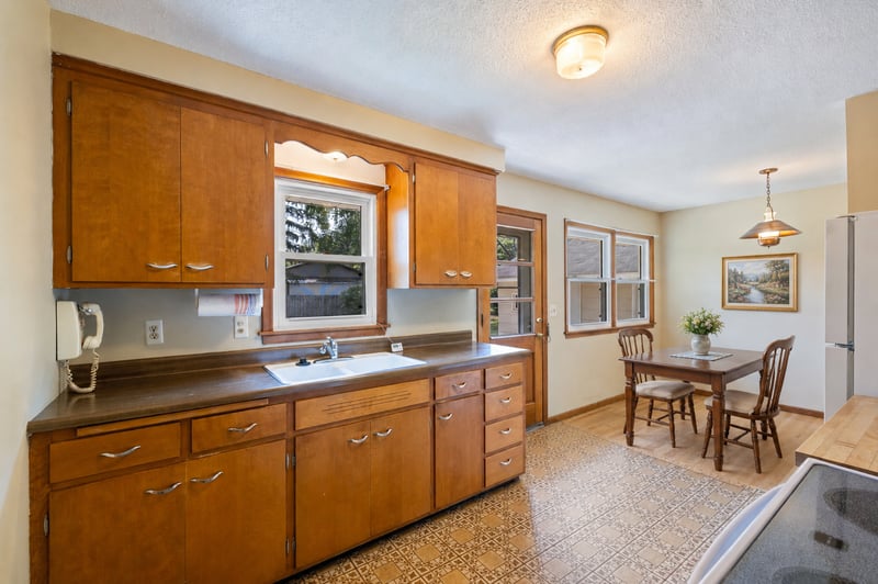 9508 Oliver Ave N, Brooklyn Park, MN 55444