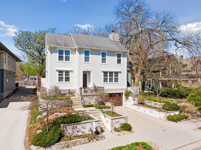 2858 James Ave S, Minneapolis, MN 55408