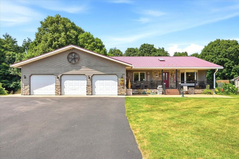 W744 Golfview Dr, Spring Valley, WI 54767