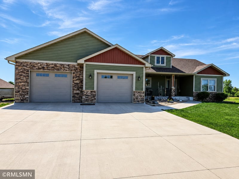 30062 Ashby Ct, Northfield, MN 55057
