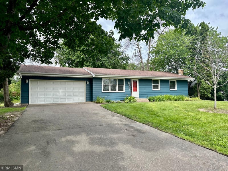 6601 Zealand Ave N, Brooklyn Park, MN 55428