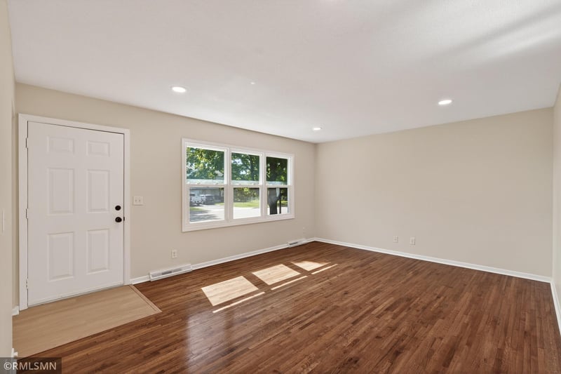 6601 Zealand Ave N, Brooklyn Park, MN 55428