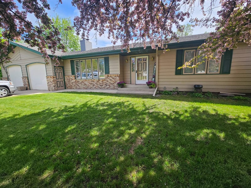 116 Nora St E, Thief River Falls, MN 56701