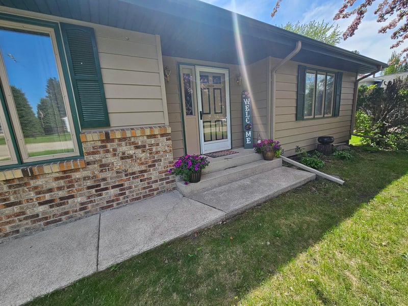 116 Nora St E, Thief River Falls, MN 56701
