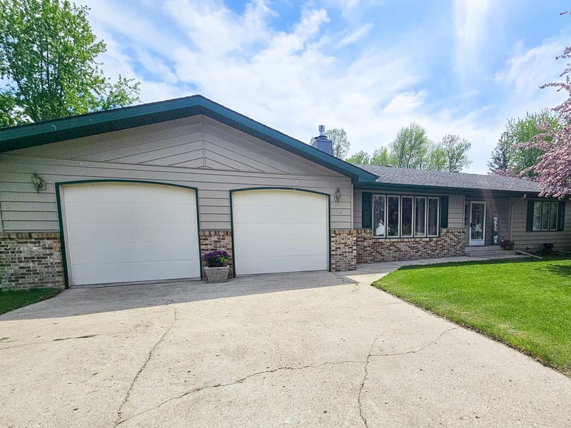 116 Nora St E, Thief River Falls, MN 56701