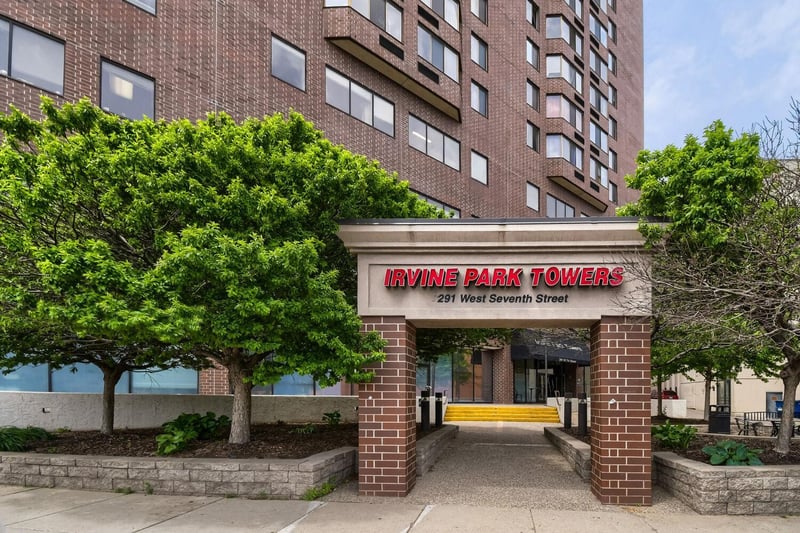291 7th St W #1702, Saint Paul, MN 55102