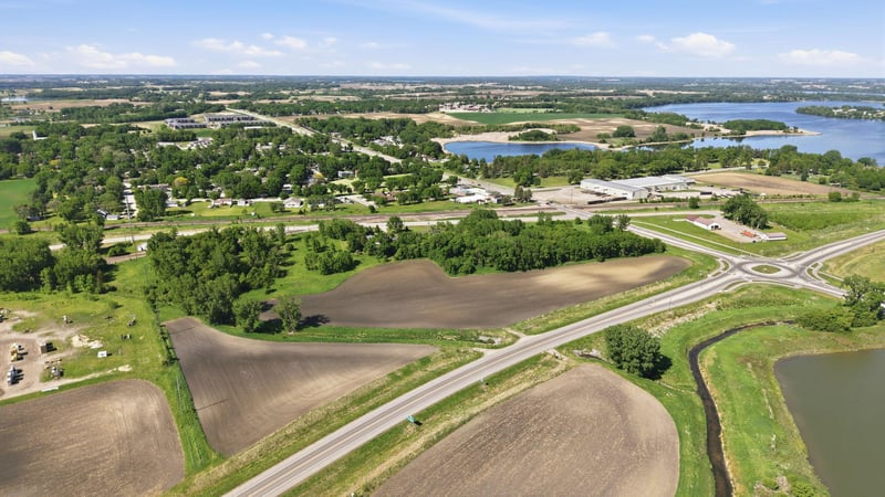 3077 Us 12, Willmar, MN 56201