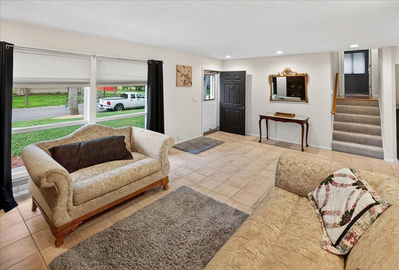 10204 Valley Forge Ln N, Maple Grove, MN 55369
