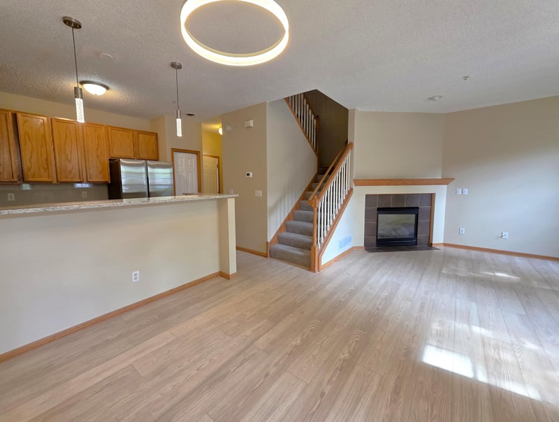 15358 Founders Ln #102, Apple Valley, MN 55124