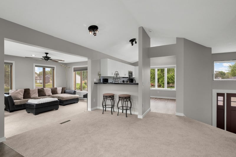 17550 Foxboro Ln, Lakeville, MN 55024