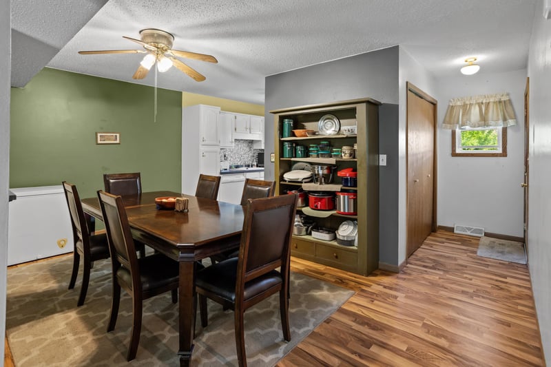 3019 18th St S, Moorhead, MN 56560