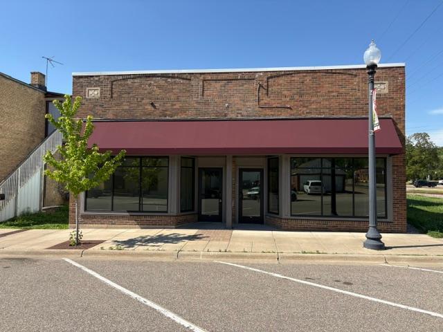 137 1st St E, Jordan, MN 55352